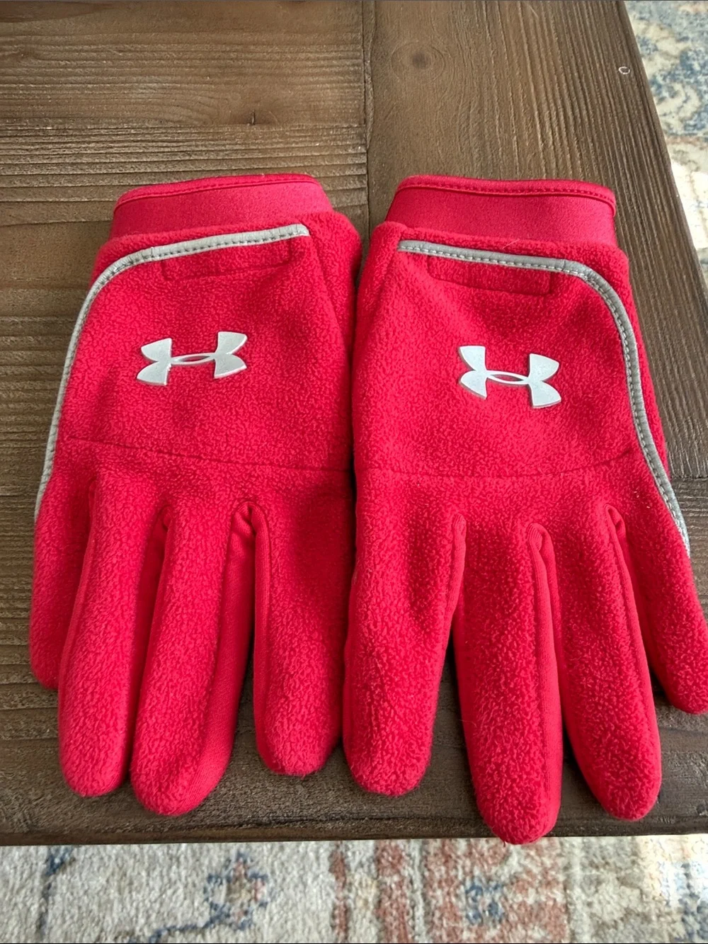 Under Armour Women’s Fleece Lightweight Winter Gloves